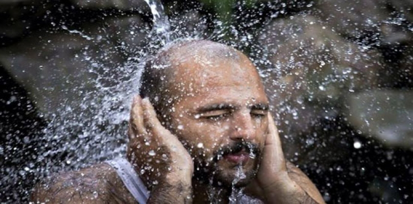  حكم صب الماء على الرأس والتبرد بالماء فى نهار رمضان