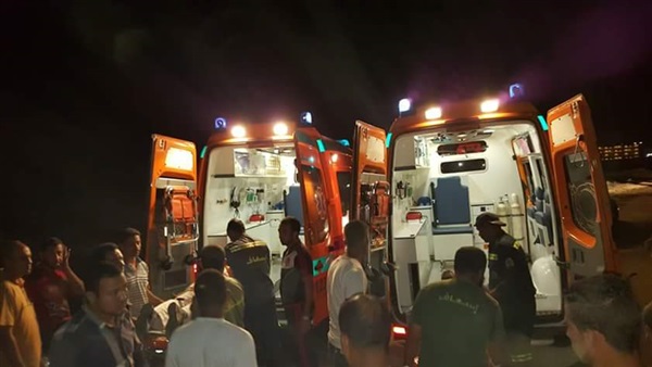  بالأسماء.. إصابة 10 أشخاص بحادث انقلاب ميكروباص في كفر الشيخ