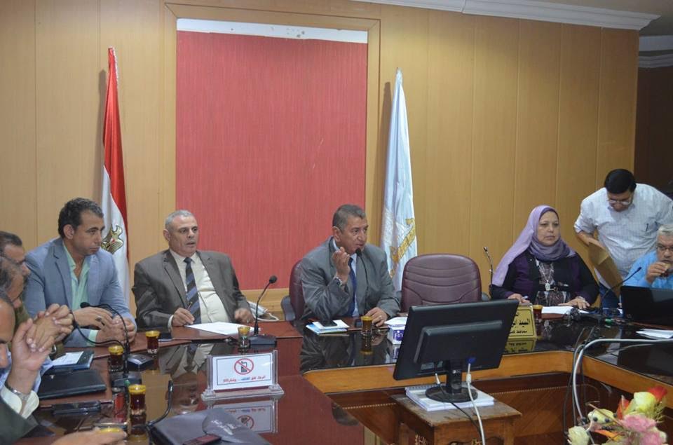  محافظ كفر الشيخ يتابع تنفيذ مشروعات الخطة الاستثمارية بالقطاعات الخدمية