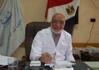 الدكتور علاء طولان رئيس قسم الحضانات بمستشفى كفر الشيخ العام