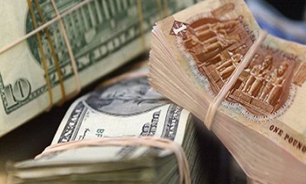  الإيكونوميكس: ضعف الاستيراد والاستثمار الأجنبى قفزا بالجنيه 15% أمام الدولار