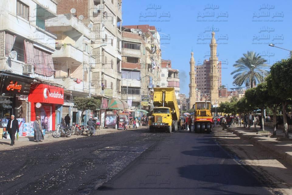  ‏بالصور ... استكمال أعمال رصف وترميم الميدان الابراهيمى‏ فى دسوق