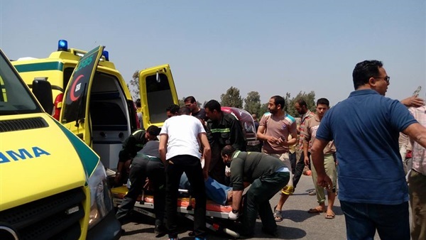 إصابة 5 أشخاص فى حادث تصادم بين سيارتين ملاكى بكفر الشيخ