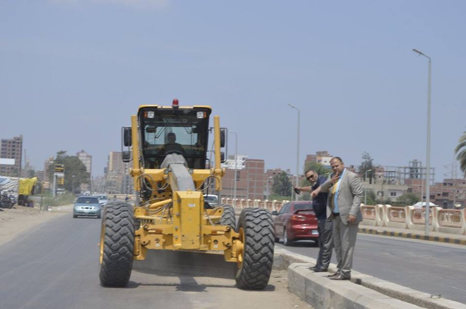  محافظ كفر الشيخ يوجه بصيانة طريق المحلة وبيلا بجوار الكوبري الأزرق