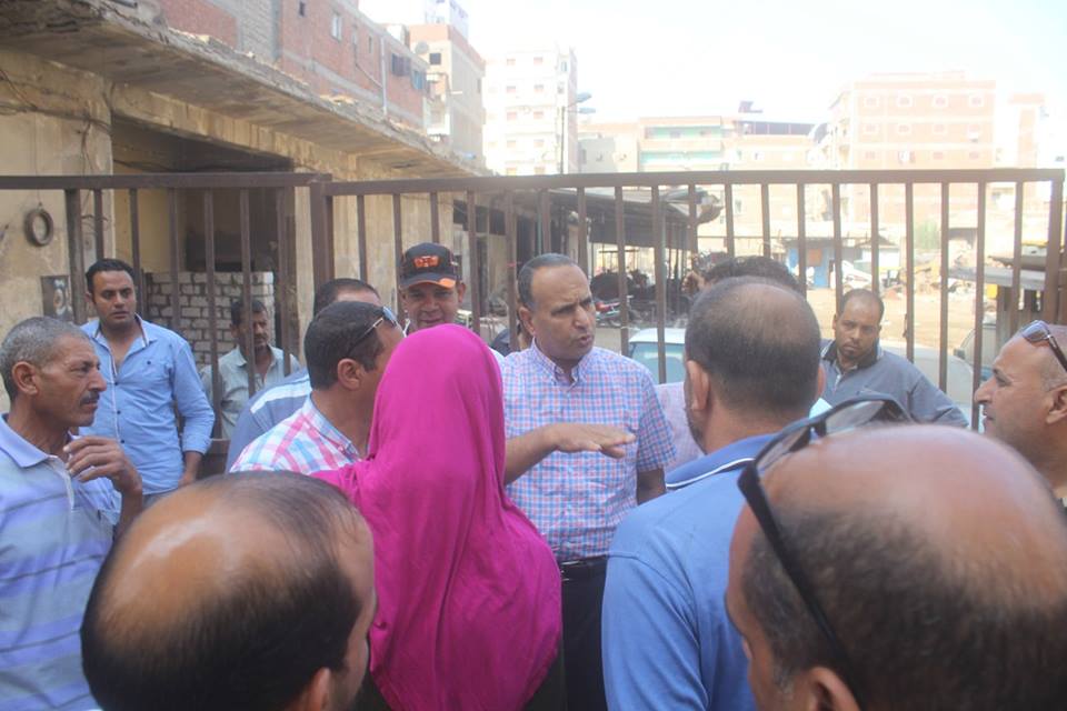   بالصور: رئيس مدينة دسوق يتابع ‏نقل الباعة الجائلين بعبدة زعلوك‏