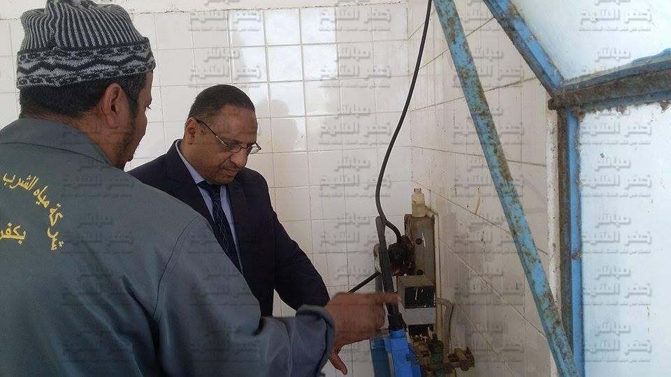  بالصور : رئيس مدينة سيدى سالم يتفقد محطة مياة ابوزهرة