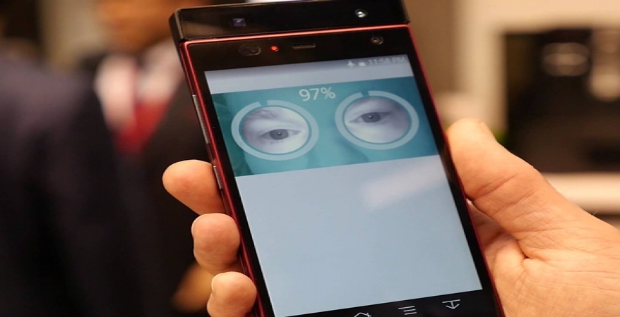  فيديو| هاكر يبتكر طريقة لتزوير بصمة العين للهواتف