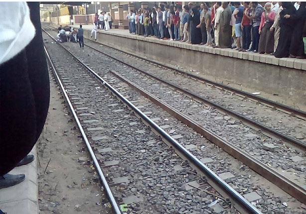  مصرع شاب سقط بين القطار والرصيف أثناء محاولته اللحاق به فى كفر الشيخ