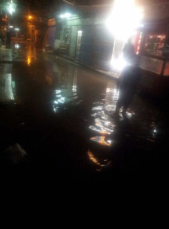  بالصور: مياه الامطار تغمر شوارع كفر الشيخ والمحال تغلق أبوابها