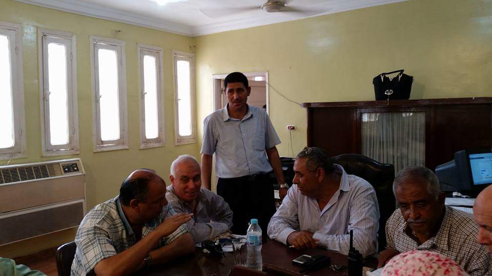  رئيس مدينة سيدي سالم يناقش مشاكل الجماهير في الاجتماع التنفيذي