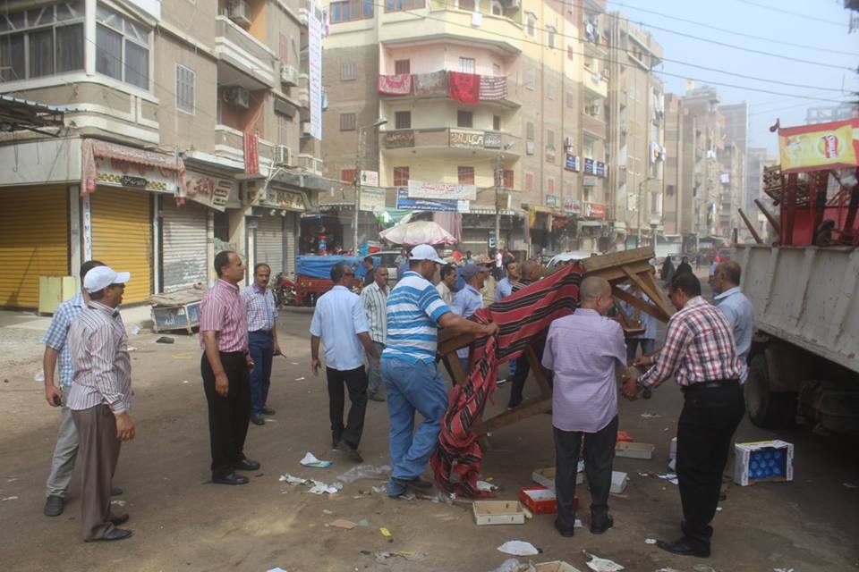  بالصور : رئيس مدينة دسوق يقود حملة لإزالة الإشغالات
