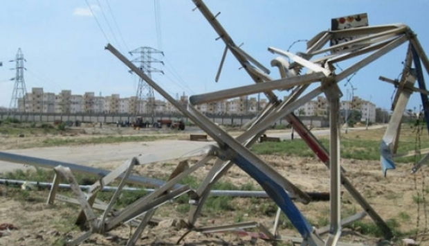  سقوط برج ضغط عالى تسبب فى انقطاع الكهرباء عن قرى البرلس بكفر الشيخ