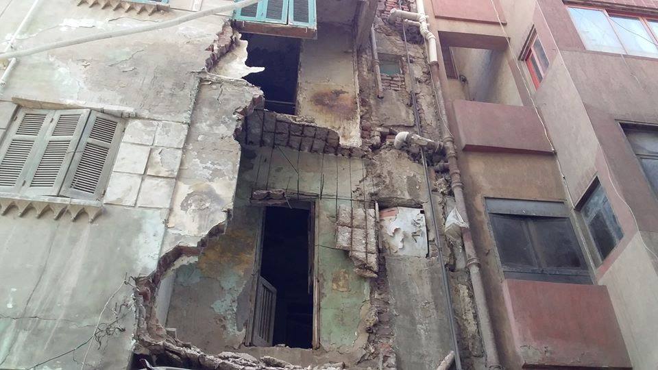  بالصور: الإخلاء الفوري وإزالة عقار بمدينة كفر الشيخ‏