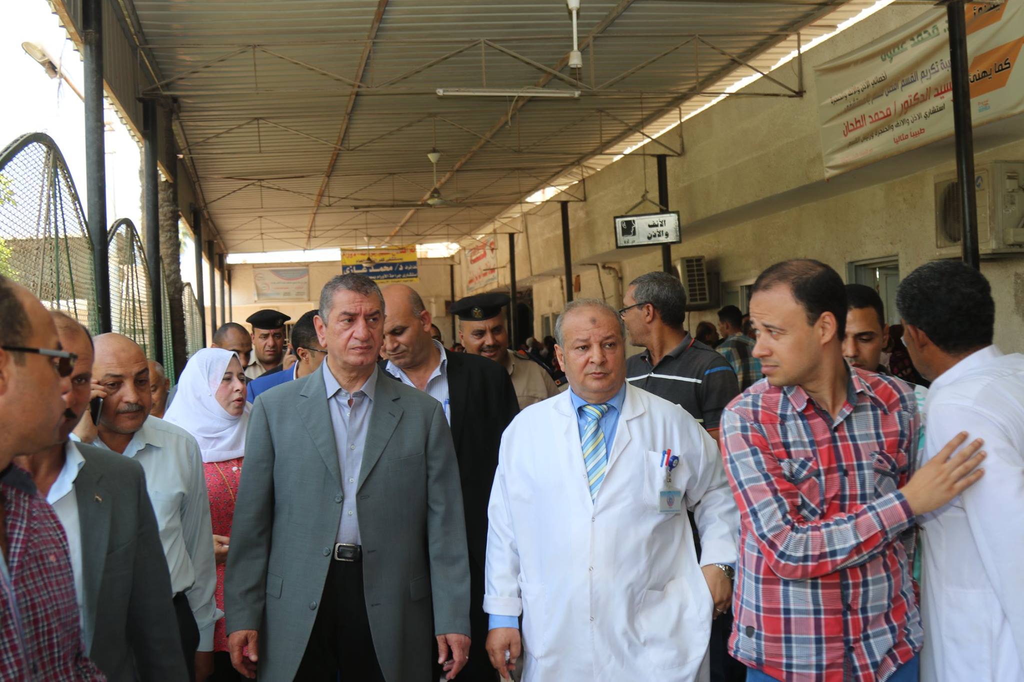  بالفيديو : فى زيارة مفاجئة للمستشفى العام محافظ كفر الشيخ يحيل 47 طبيباً للتحقيق