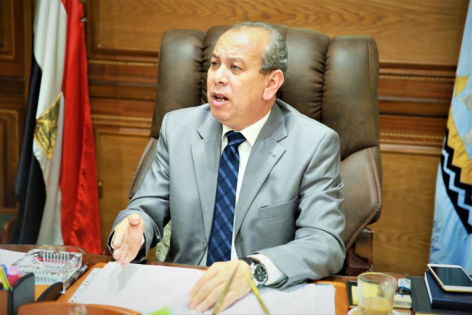  محافظ كفر الشيخ يعتمد أول 4 عقود لتقنين أراضي أملاك الدولة