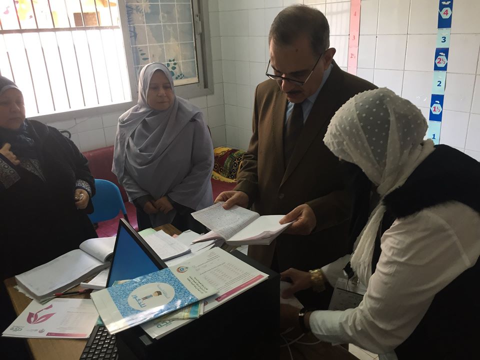  بالصور: محافظ كفرالشيخ يتفقد وحدة طب الأسرة بالقرضا...وحملة دعم صحة المرأة