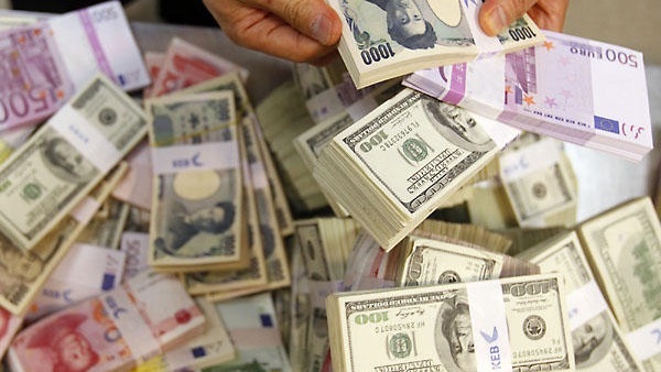  الأموال العامة تلقى القبض على تجار عملة بكفر الشيخ