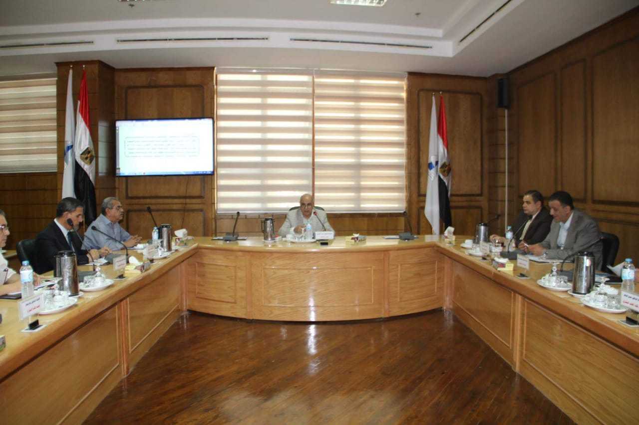  مجلس عمداء جامعة كفر الشيخ يناقش الاستعدادات للعام الدراسى الجديد