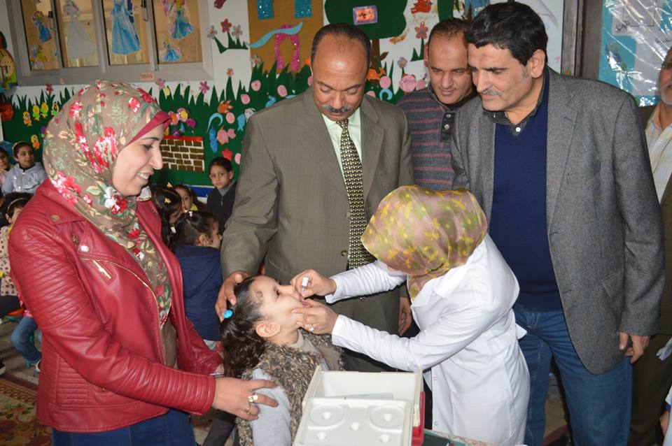  رئيس مركز ومدينة مطوبس يتابع الحملة القومية للتطعيم ضد مرض شلل الأطفال