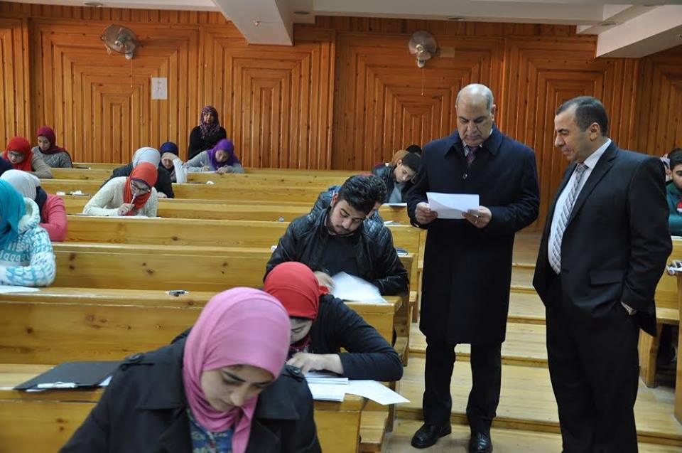  بالصور : رئيس جامعة كفر الشيخ يتابع امتحانات الفصل الدراسي الأول