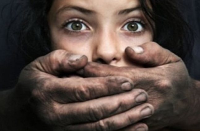  ذئب بشري يستدرج طفلة ليعتدي عليها جنسيًا في كفر الشيخ