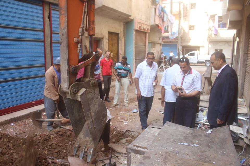  بالصور.. رئيس مدينة دسوق يتابع انشاء صفايات مطر جديد