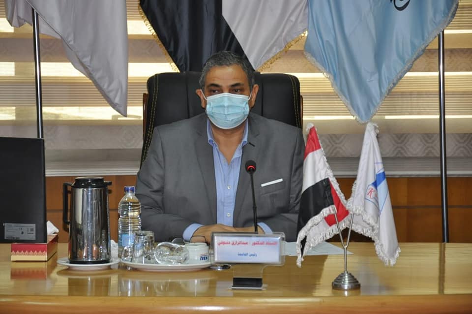 الدكتور عبدالرازق الدسوقي رئيس جامعة كفرالشيخ