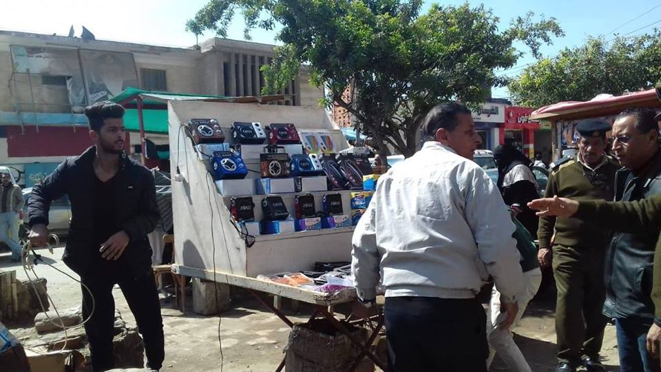  بالصور:  حملات لإزالة الإشغالات  فى شوارع كفر الشيخ 