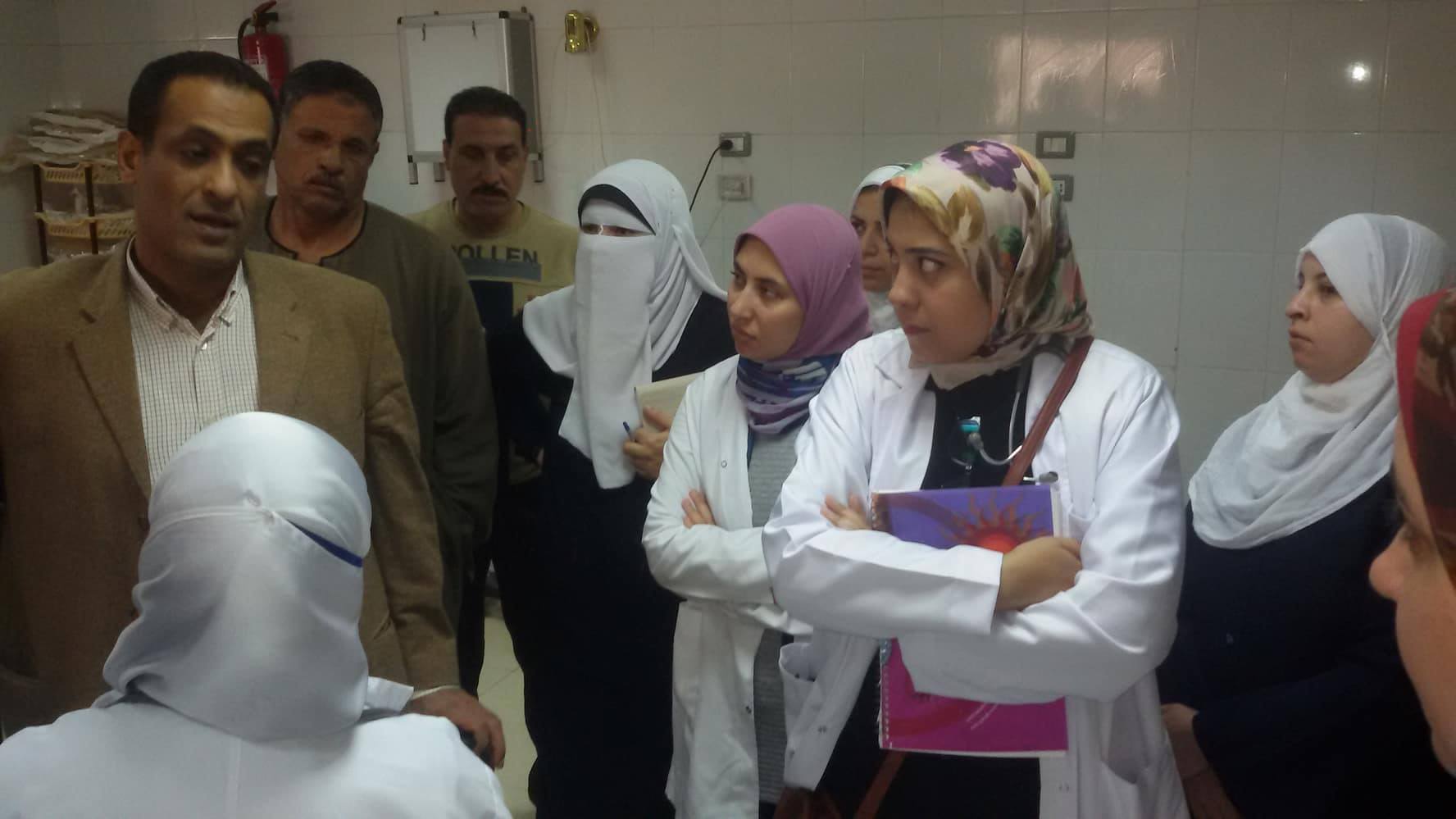 مدير مستشفى كفر الشيخ العام بجوله داخل المستشفى