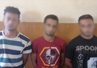  ضبط المتهمين بسرقة سيارة أجرة تحت تهديد السلاح في كفر الشيخ